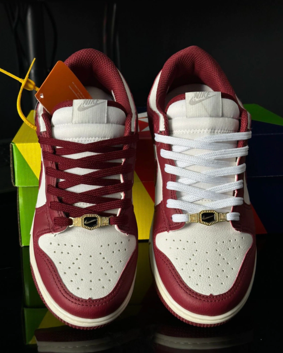 SB DUNK BORDO