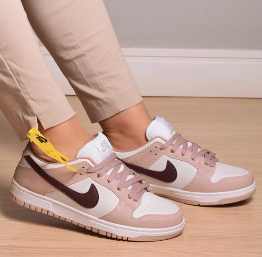 SB DUNK NUDE GOLD