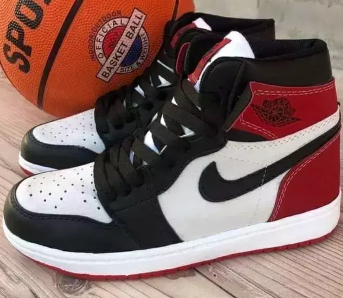 JORDAN 1 HIGH BLACK TOE